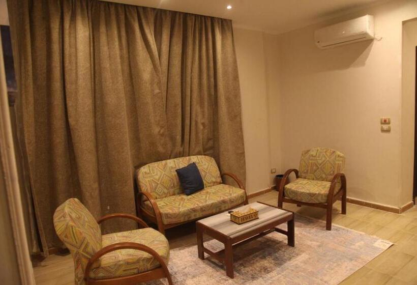 سوییت خانوادگی, Jewel Assiut