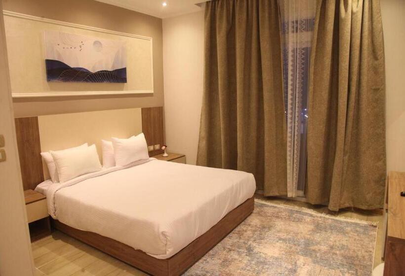 سوییت خانوادگی, Jewel Assiut