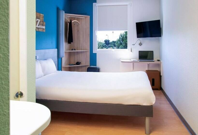 חדר סטנדרט לשלושה, Ibis Budget Narbonne Est