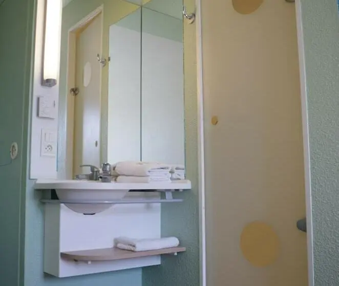 Standard Kolmen Hengen Huone, Ibis Budget Narbonne Est
