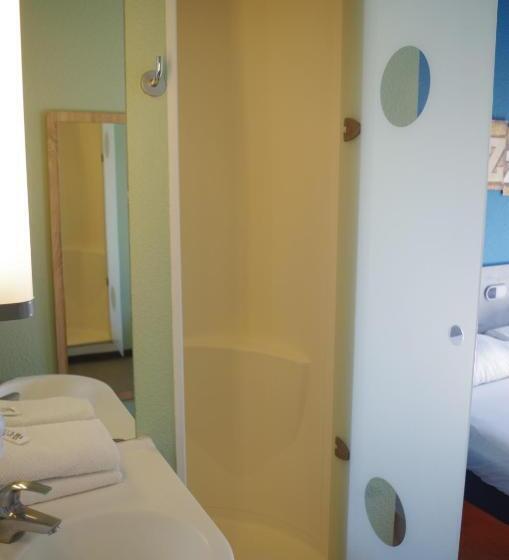 חדר סטנדרט לשלושה, Ibis Budget Narbonne Est