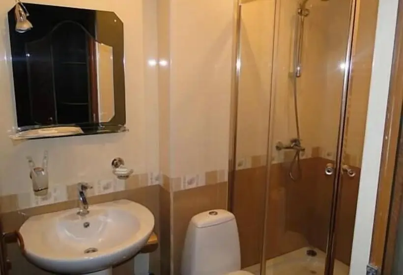 اتاق استاندارد سه نفره, Saya Hotel Tsaghkadzor