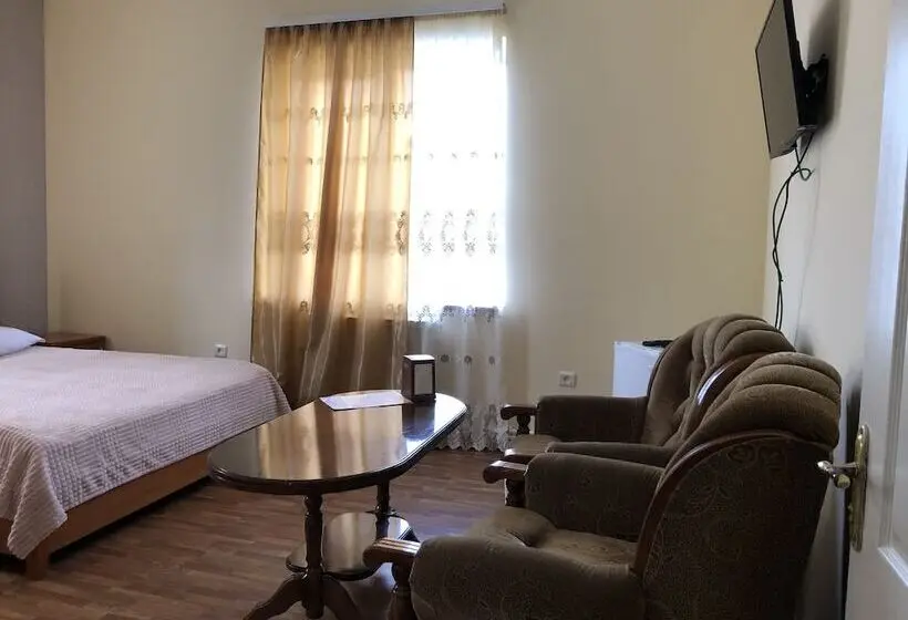 اتاق استاندارد سه نفره, Saya Hotel Tsaghkadzor