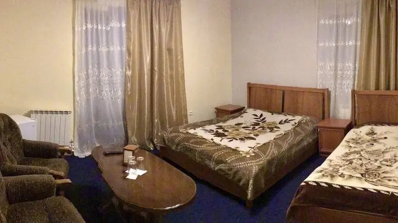 اتاق استاندارد سه نفره, Saya Hotel Tsaghkadzor