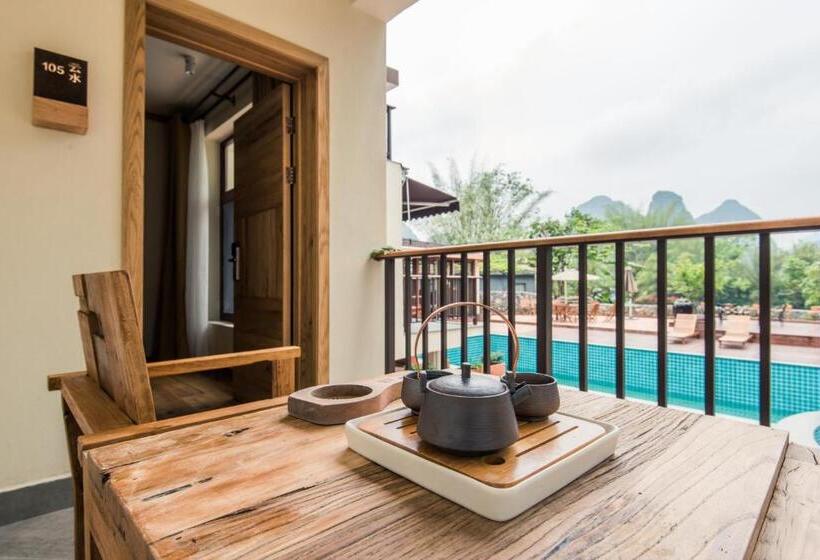 جناح مزوَّد بشرفة, The Apsara Lodge