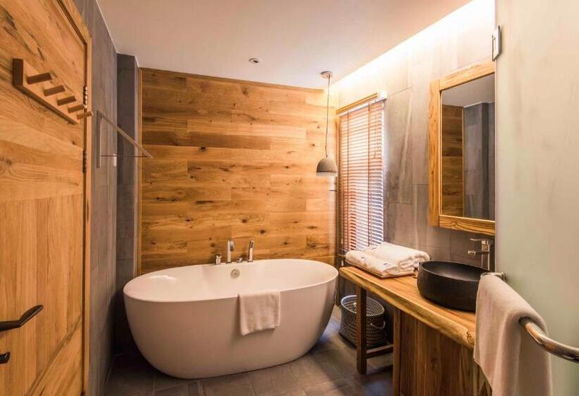 Номер Deluxe с Балконом, The Apsara Lodge