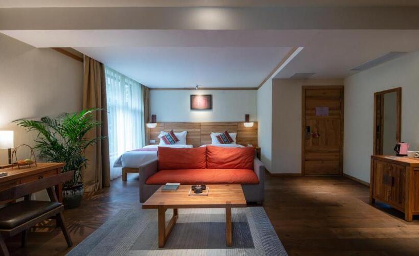 Номер Deluxe с Балконом, The Apsara Lodge