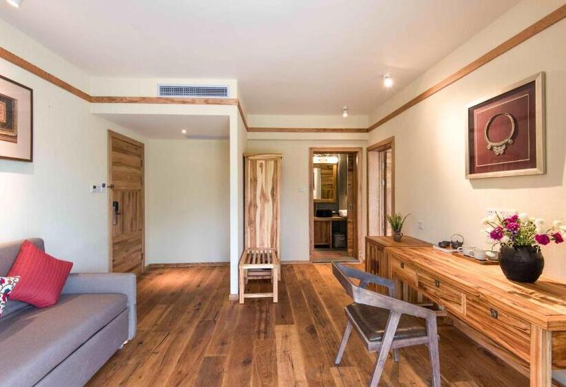 جناح ديلوكس, The Apsara Lodge