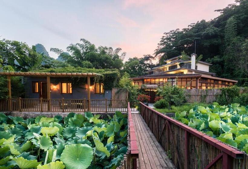 جناح جونيور, The Apsara Lodge