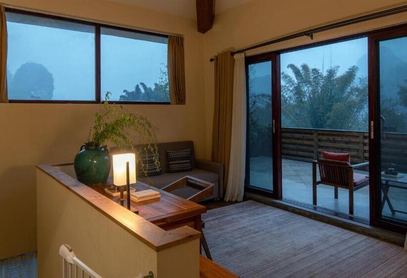 سوییت لوکس, The Apsara Lodge