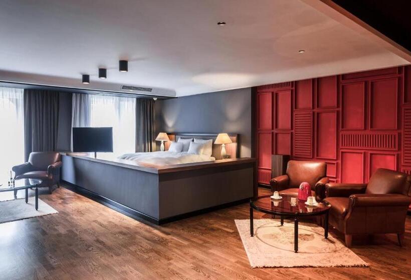 سوییت اجرایی, Park Hotel & Spa