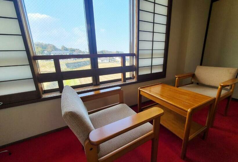 غرفة قياسية حمام مشترك, Iris Yu