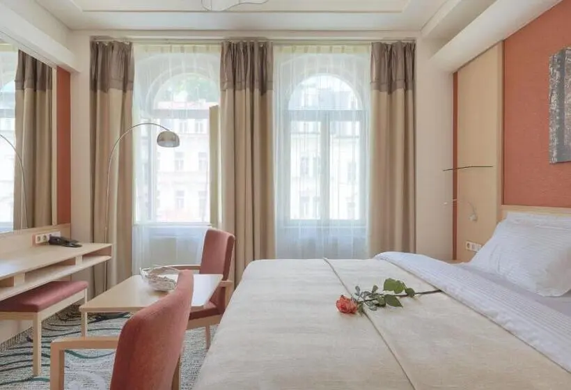 سوییت, Spa Hotel Iris