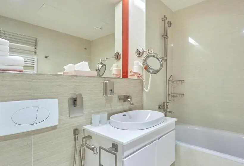 سوییت, Spa Hotel Iris