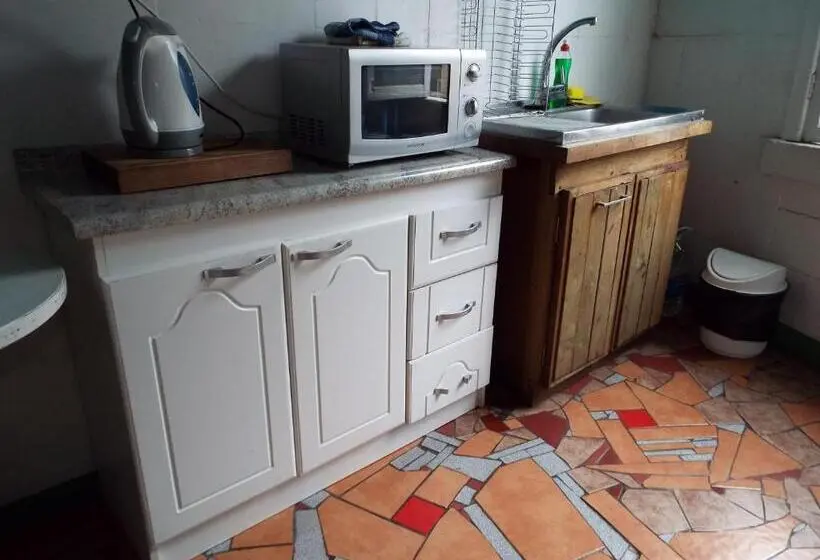 اتاق استاندارد, Hostal Casa Verde Limón
