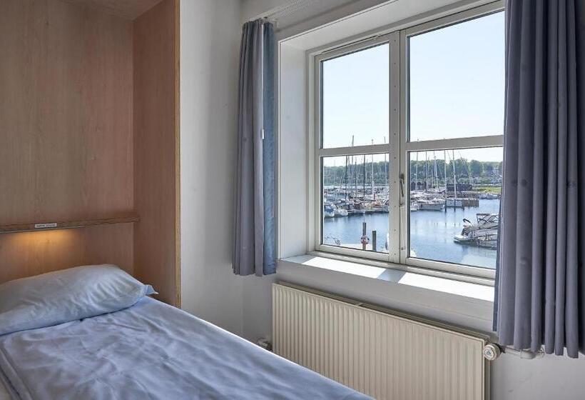 Номер Стандарт Трехместный, Bb Hotel Aarhus Havnehotellet