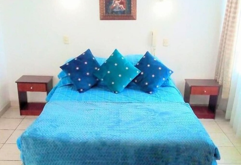 اتاق استاندارد سه نفره, Andalucía