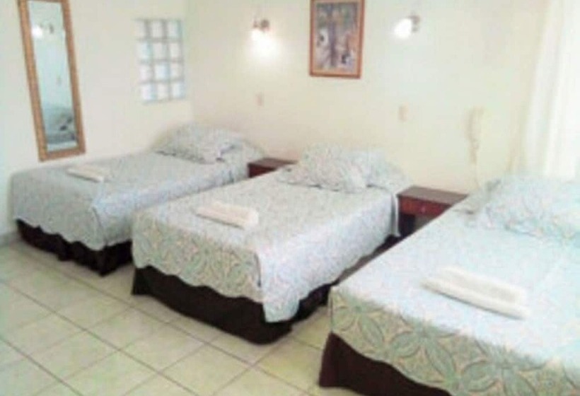 اتاق استاندارد سه نفره, Andalucía