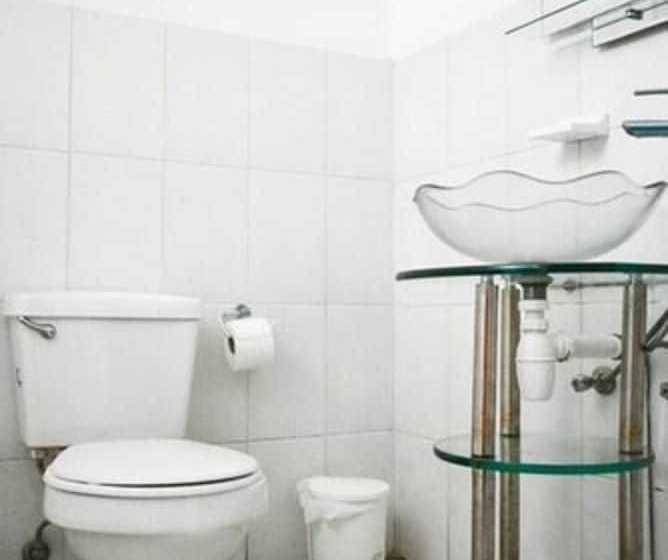 اتاق استاندارد سه نفره, Andalucía