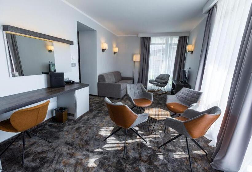 Люкс Семейный 2 Спальни, Best Western Plus Premium Inn