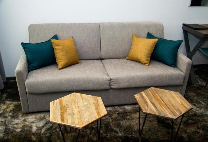 Люкс Семейный 2 Спальни, Best Western Plus Premium Inn