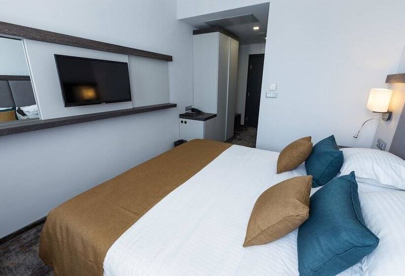 Номер Стандарт Двуспальная Кровать, Best Western Plus Premium Inn
