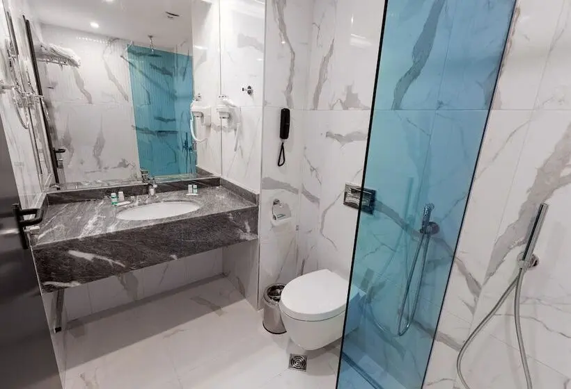 Comfort-huone Allasnäkymä, Best Western Plus Premium Inn