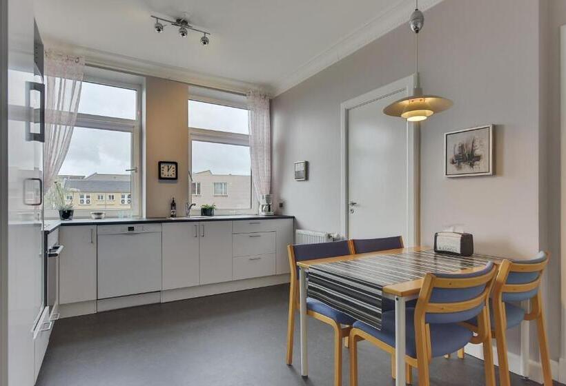 דירת שני חדרים, Det Gamle Rådhus