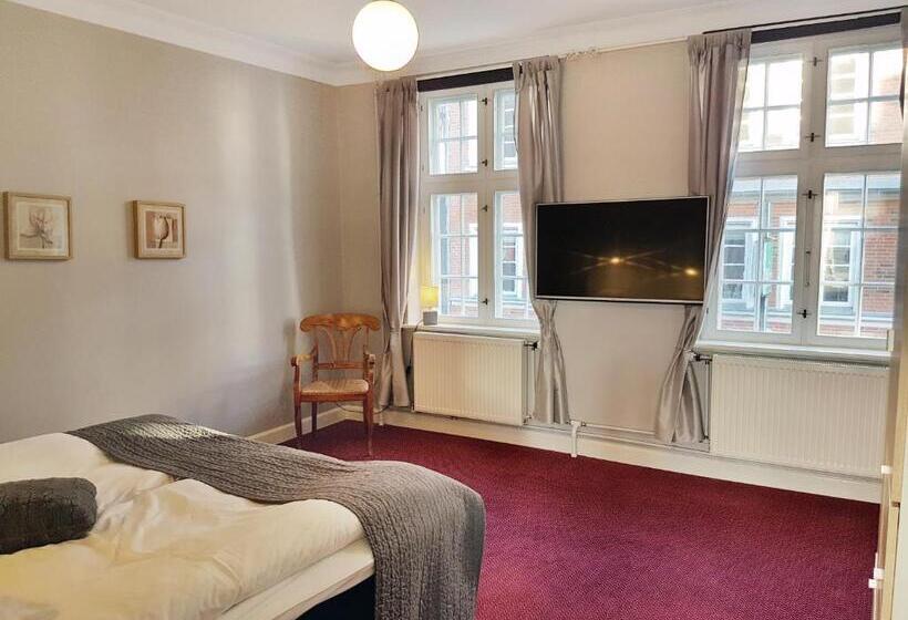 דירת שני חדרים, Det Gamle Rådhus