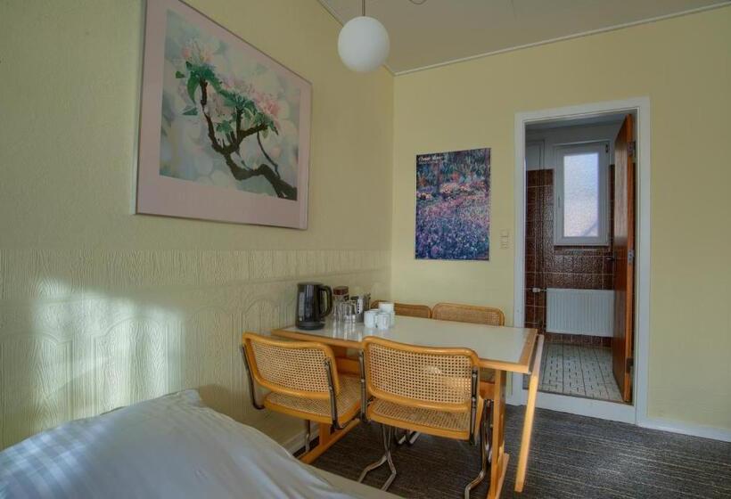 스탠다드 스튜디오, Ebsens