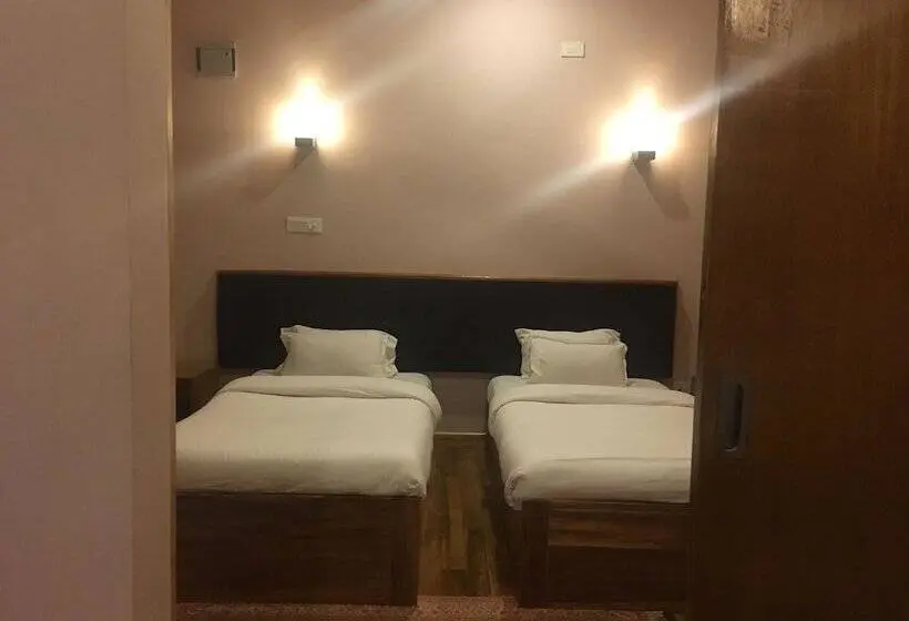 سوئیت پریمیوم, Khamsum Inn