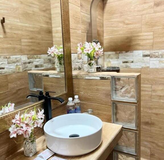 Номер Стандарт, Montreal Magdalena Del Mar