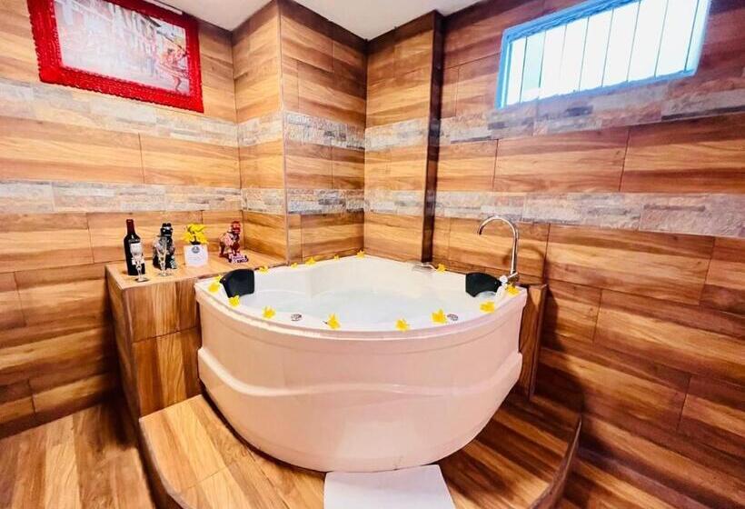 Люкс, Montreal Magdalena Del Mar