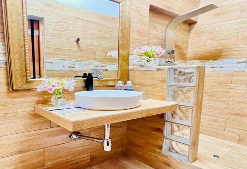 Номер Стандарт, Montreal Magdalena Del Mar