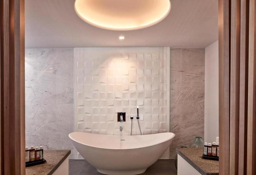 סוויטת ג'וניור עם בריכה, Myconian Korali Relais & Chateaux