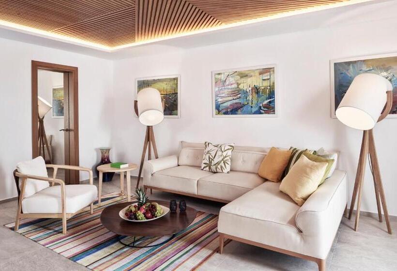 סוויטה עם ג'קוזי, Myconian Korali Relais & Chateaux