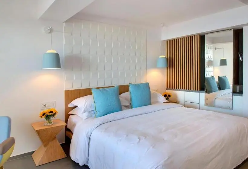 Juniorsviitti Sivuttainen Merinäkymä, Myconian Korali Relais & Chateaux
