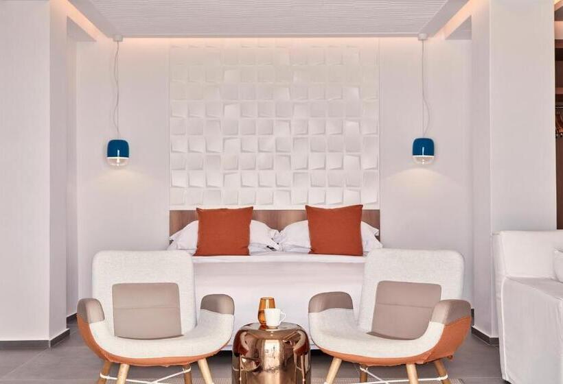 סוויטת ג'וניור עם טרסה, Myconian Korali Relais & Chateaux