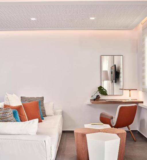 סוויטת ג'וניור עם טרסה, Myconian Korali Relais & Chateaux