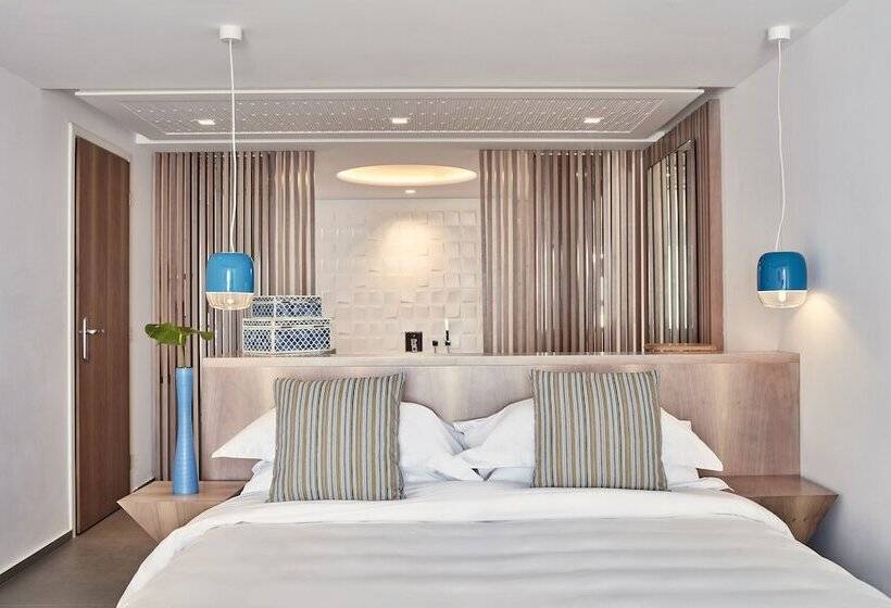 جناح جونيور مطلّ علي البحر, Myconian Korali Relais & Chateaux