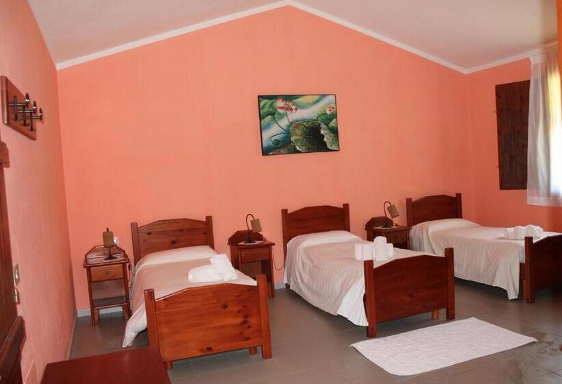 غرفة عائلية, Ostello Su Mannau