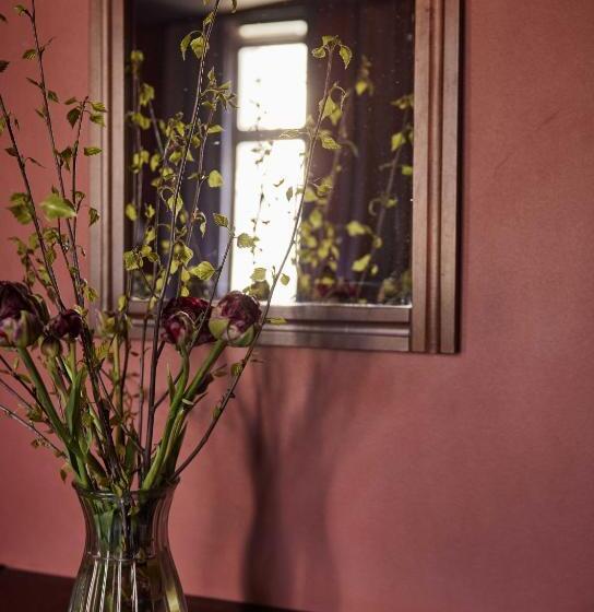 חדר סטנדרט לשלושה עם חדר אמבטיה משוף, Rye115