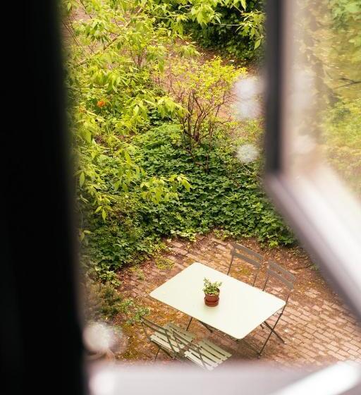 חדר סטנדרט לשלושה עם חדר אמבטיה משוף, Rye115