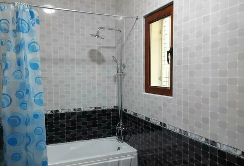 اتاق خانوادگی, White City Inn