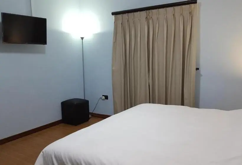 اتاق لوکس, White City Inn