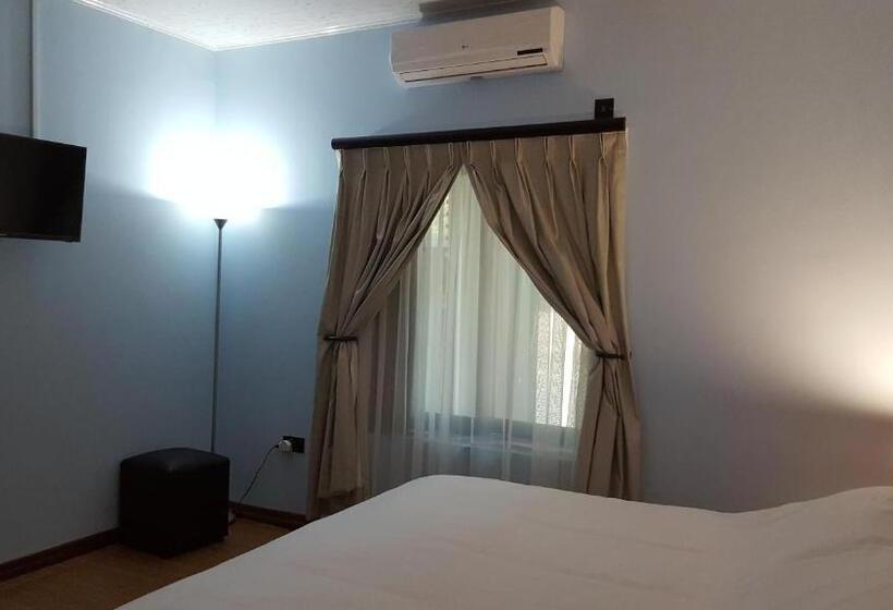 اتاق لوکس, White City Inn