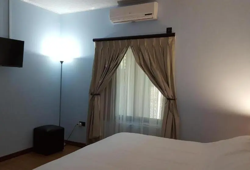 اتاق لوکس, White City Inn