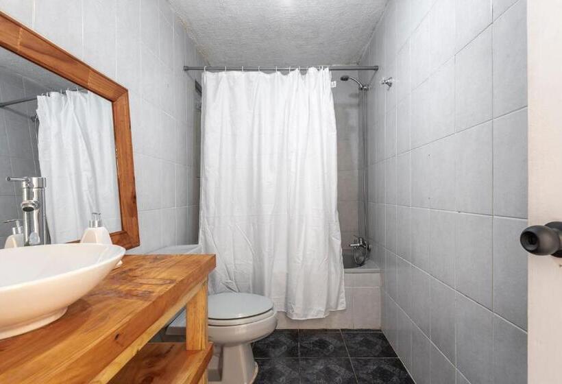 اتاق لوکس با بالکن و چشم‌انداز دریا, Sudeste Hostel