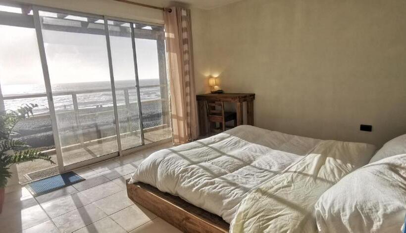 اتاق لوکس با بالکن و چشم‌انداز دریا, Sudeste Hostel