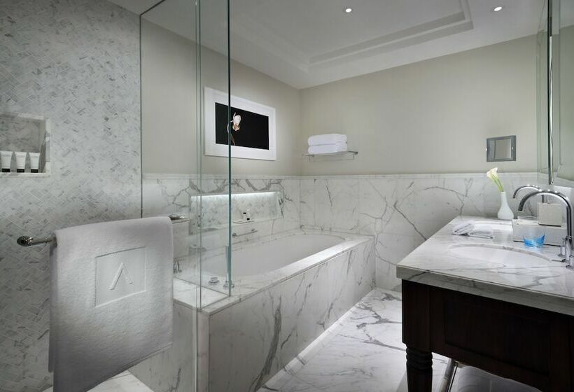 Номер Deluxe, Kempinski The Boulevard Dubai
